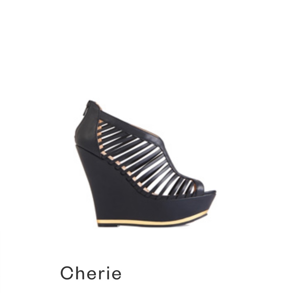Black strapy wedges size 8.5